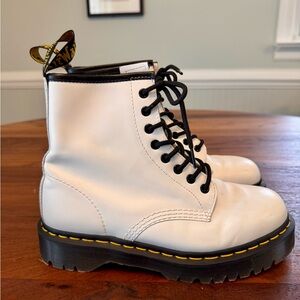 Doc DR MARTENS Air Wair 1460 Boots Women's Size 8 White Combat Excellent!